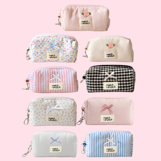  The 󠀯Petite Pouch