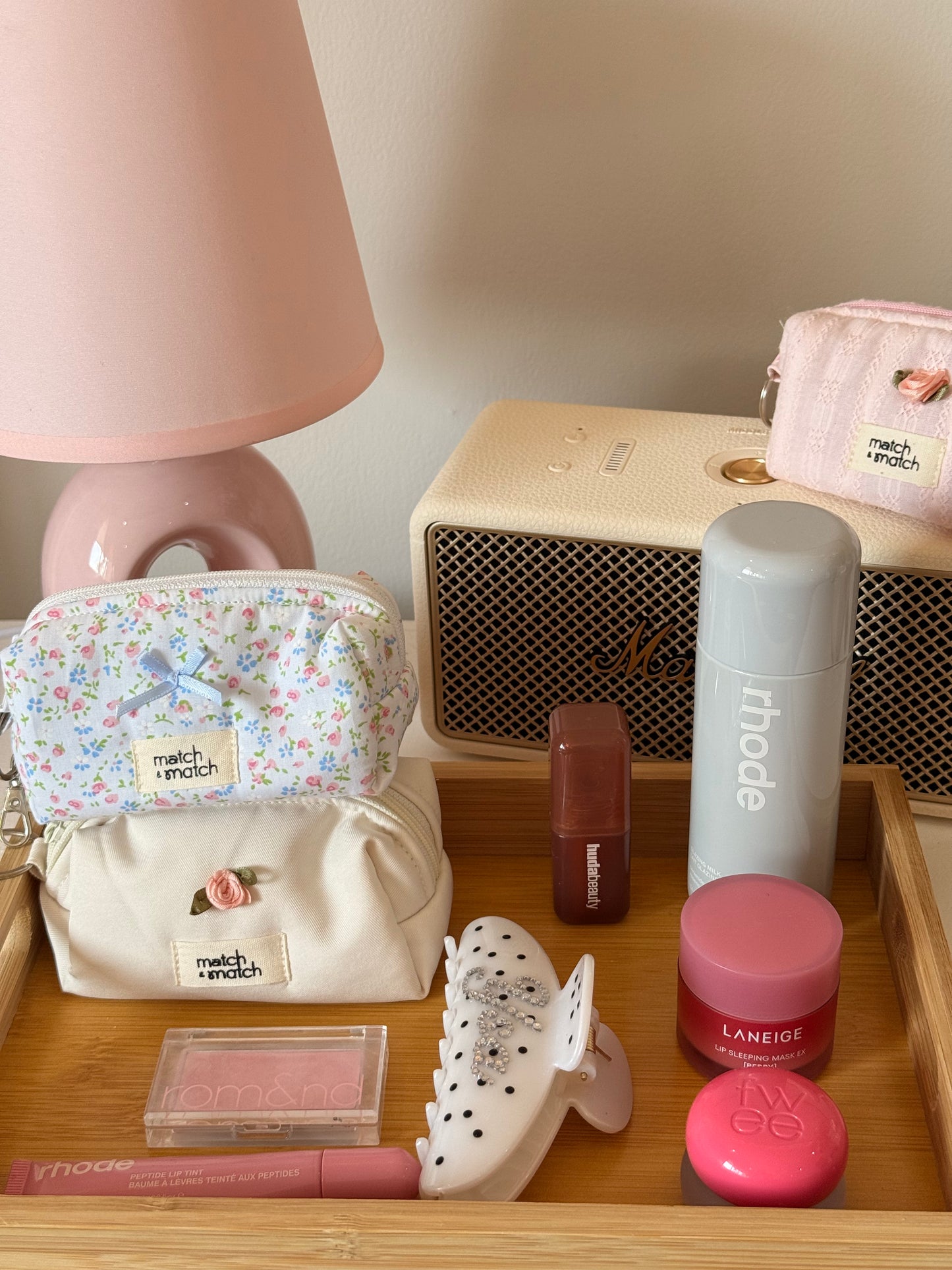  The 󠀯Petite Pouch