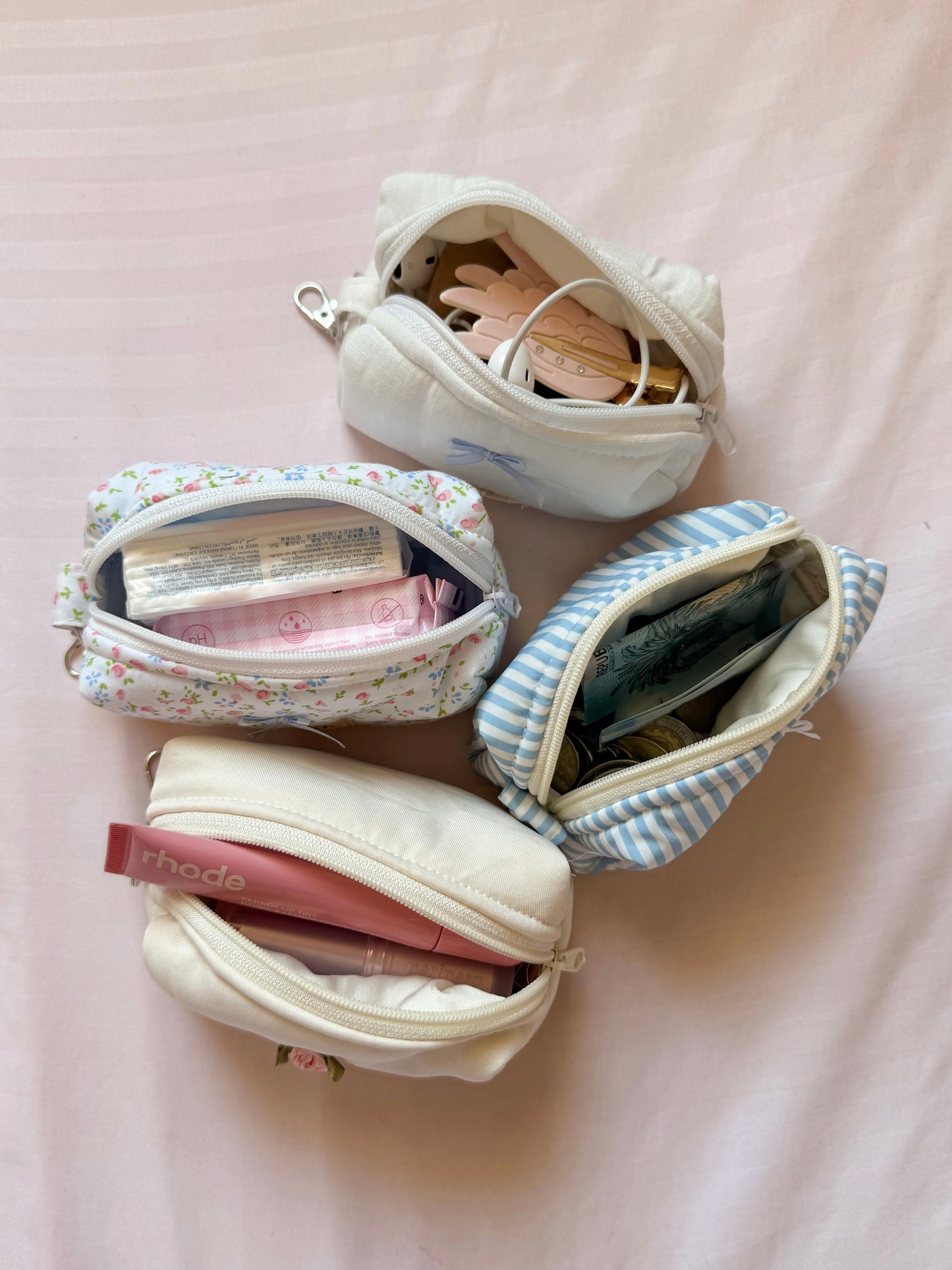  The 󠀯Petite Pouch
