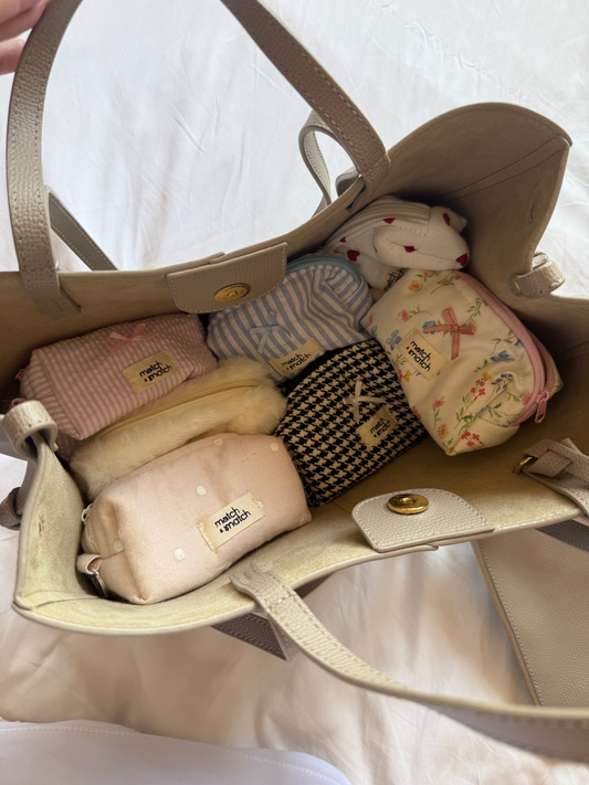  The 󠀯Petite Pouch